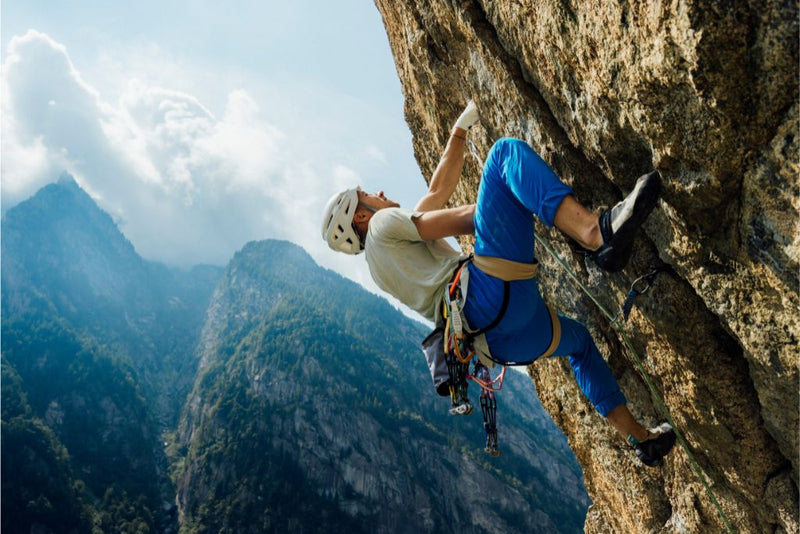 What are quickdraws? – Climbing guide