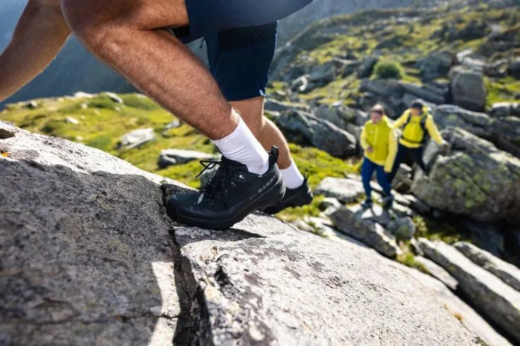 What socks to wear for hiking? » materials, fit & more